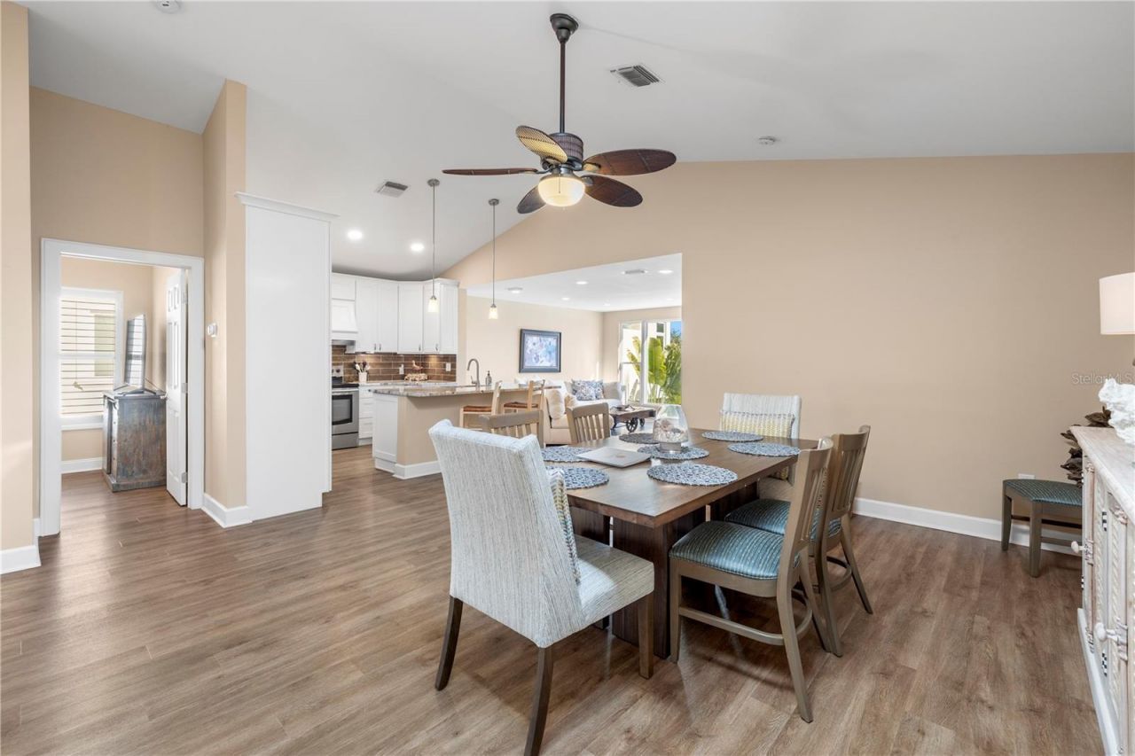 5169 Oxford Drive, Sarasota, FL 34242 Photo