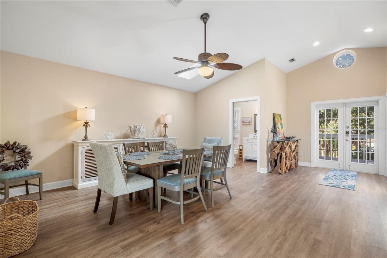 5169 Oxford Drive, Sarasota, FL 34242 Photo