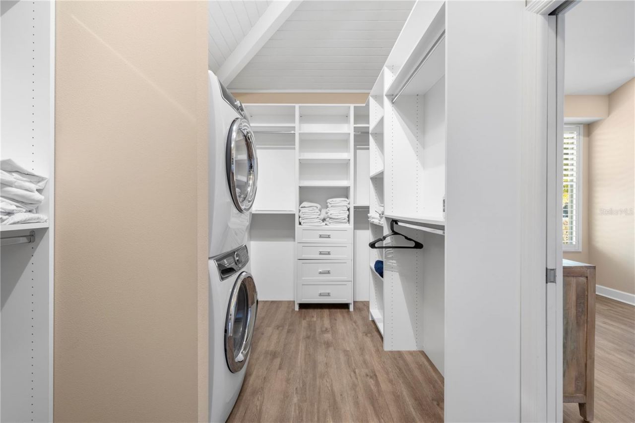 5169 Oxford Drive, Sarasota, FL 34242 Photo