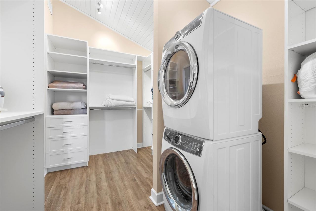 5169 Oxford Drive, Sarasota, FL 34242 Photo