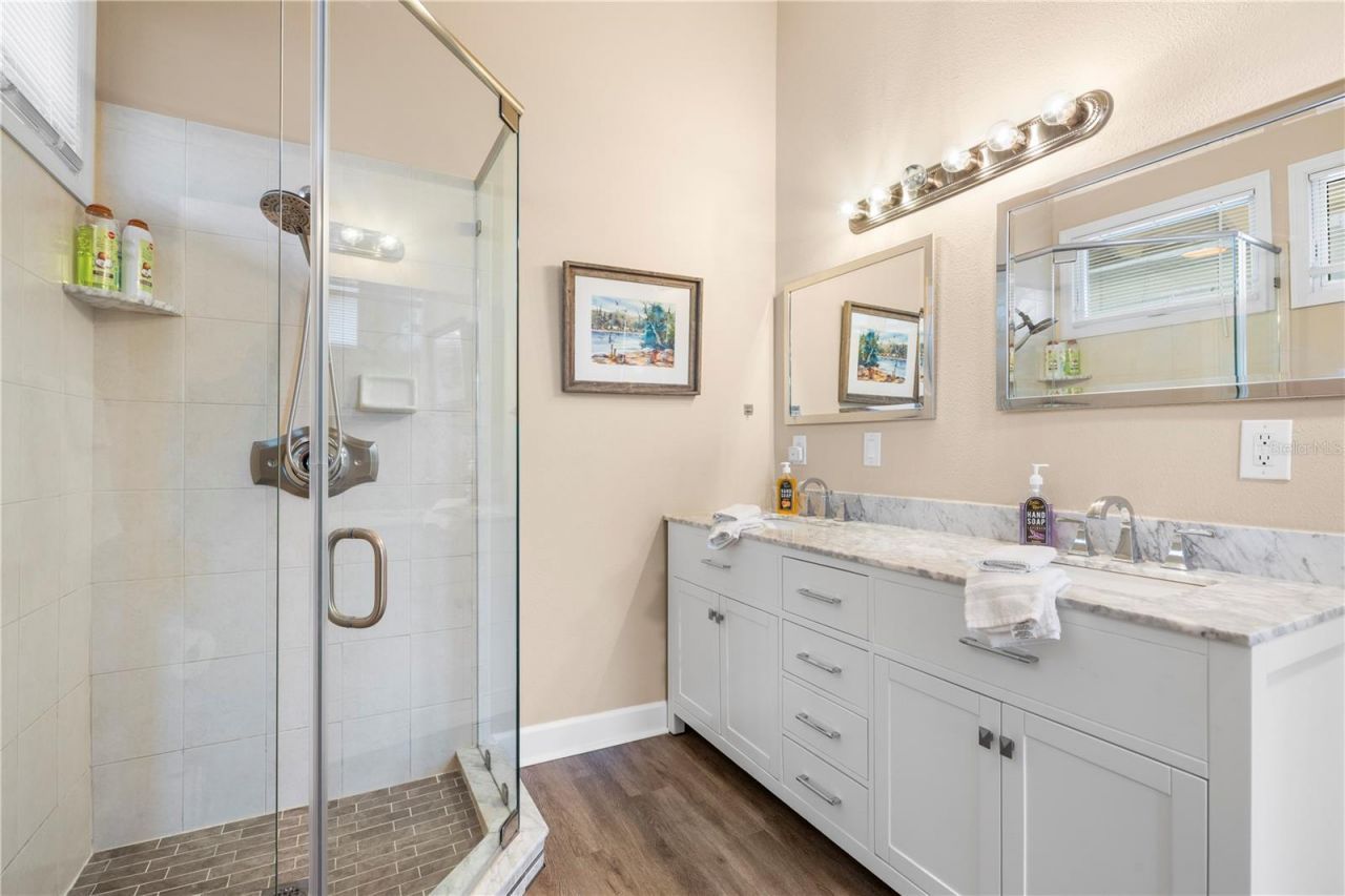 5169 Oxford Drive, Sarasota, FL 34242 Photo