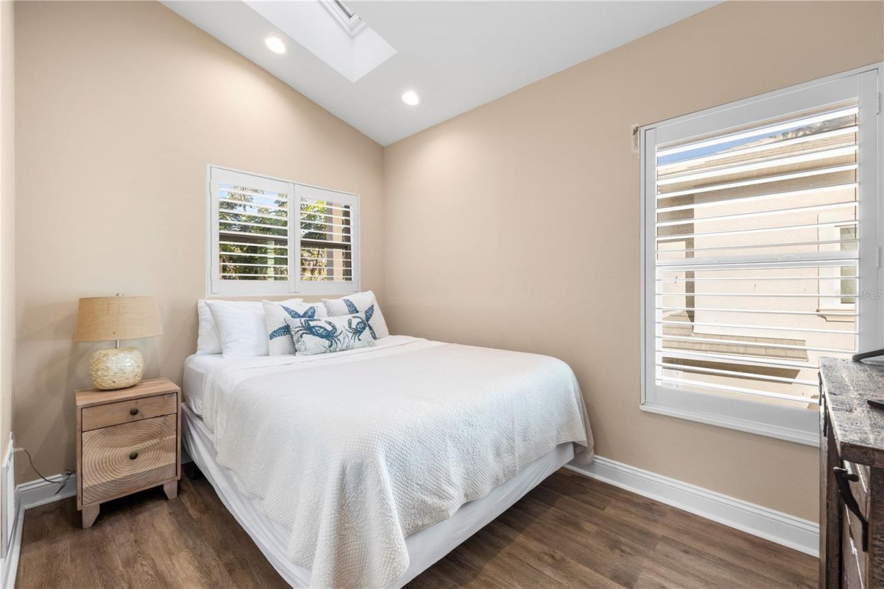 5169 Oxford Drive, Sarasota, FL 34242 Photo