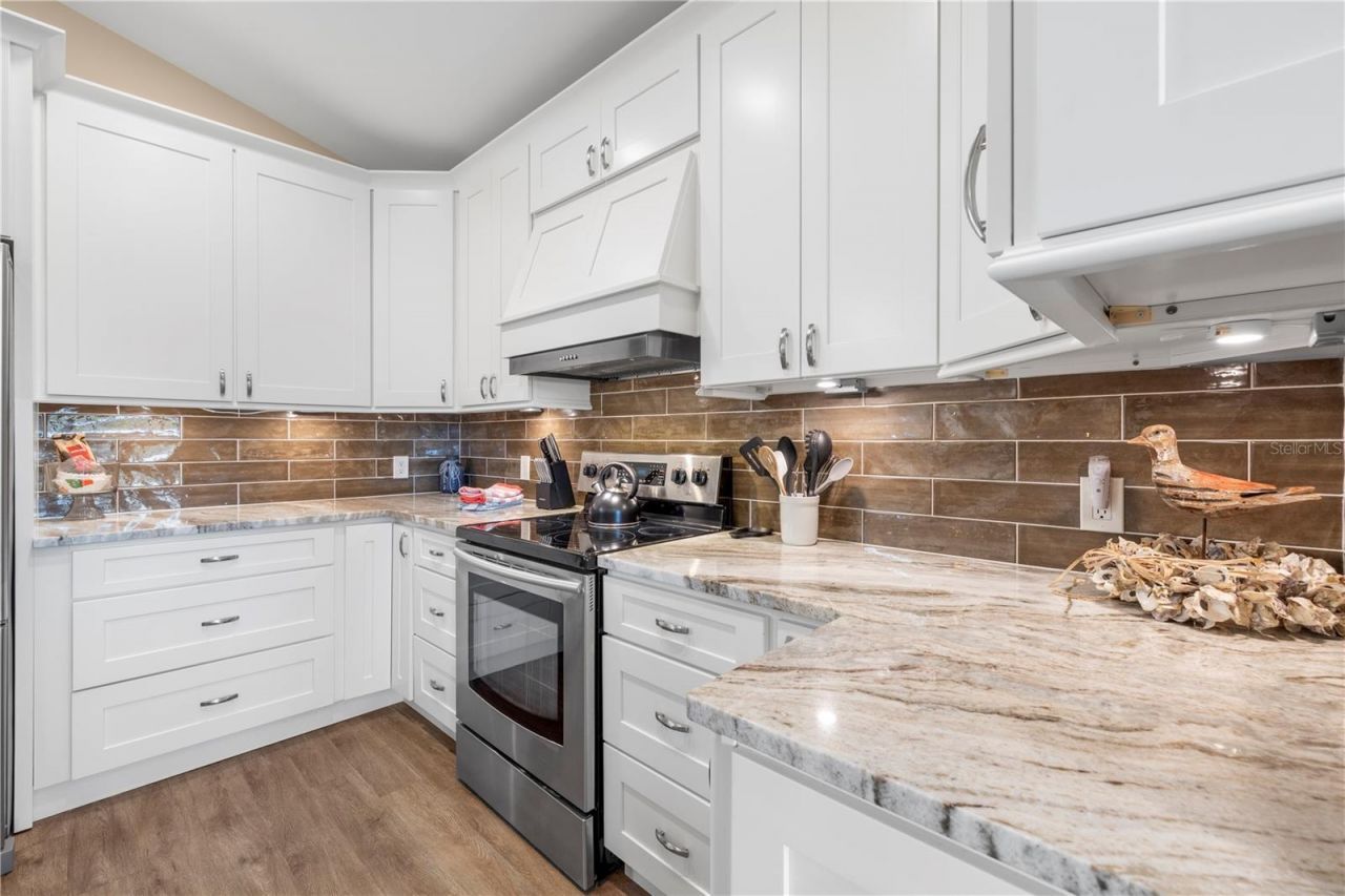 5169 Oxford Drive, Sarasota, FL 34242 Photo