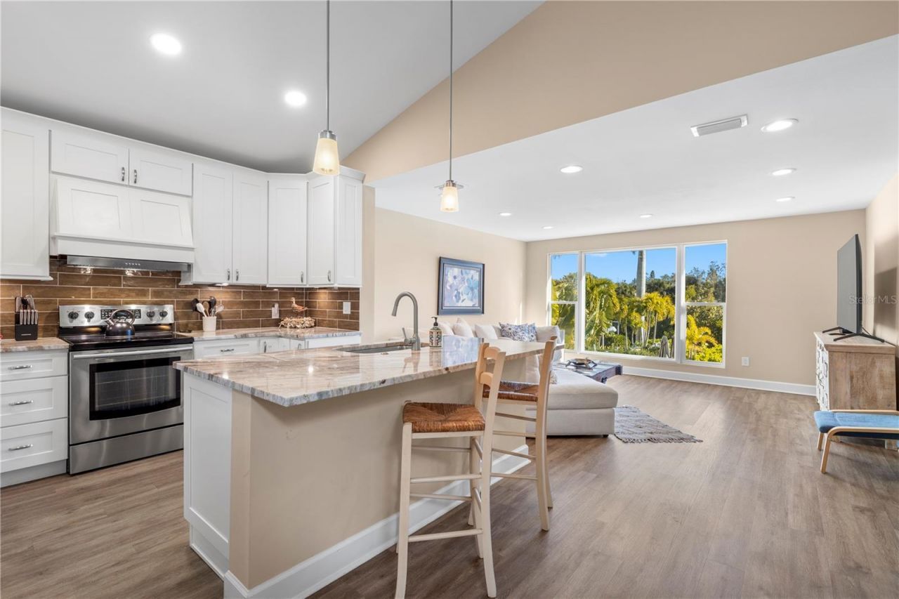 5169 Oxford Drive, Sarasota, FL 34242 Photo