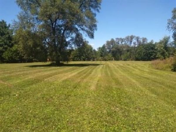 45 W Rockton Rd, Rockton, IL 61072