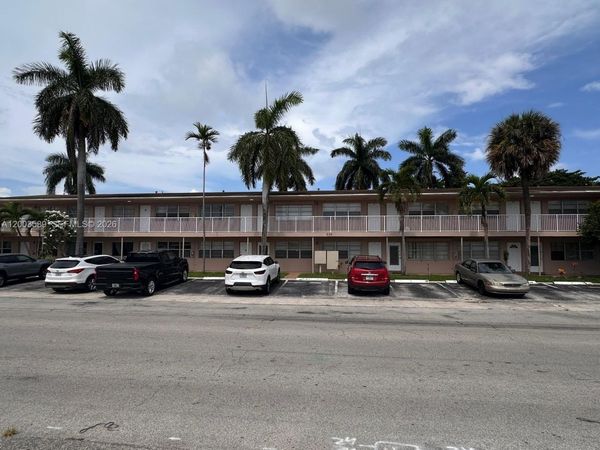 230 SW 11th Ave, Unit 14, Hallandale Beach, FL 33009
