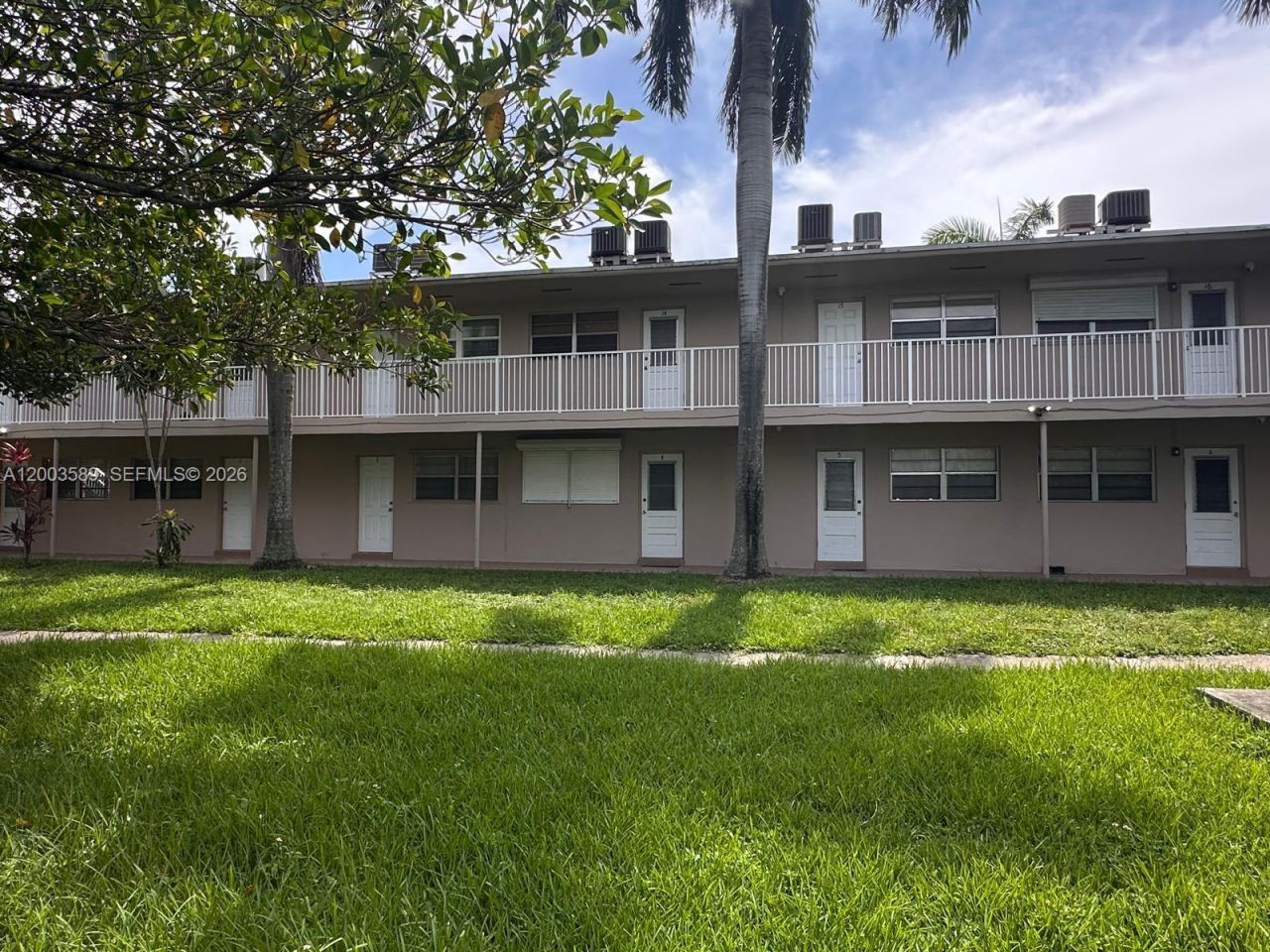 230 SW 11th Ave, Unit 14, Hallandale Beach, FL 33009 Photo