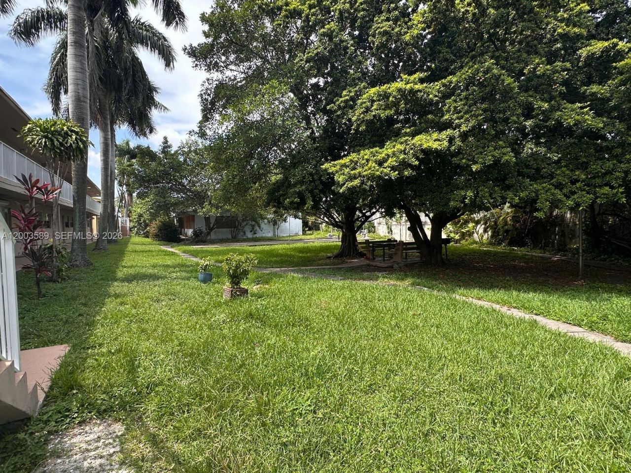 230 SW 11th Ave, Unit 14, Hallandale Beach, FL 33009 Photo