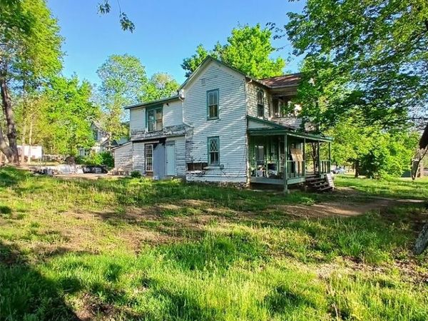 585 Cr 32 , Middlebrook, MO 63656