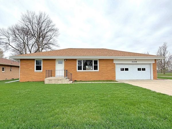 3108 4th Street , Emmetsburg, IA 50536