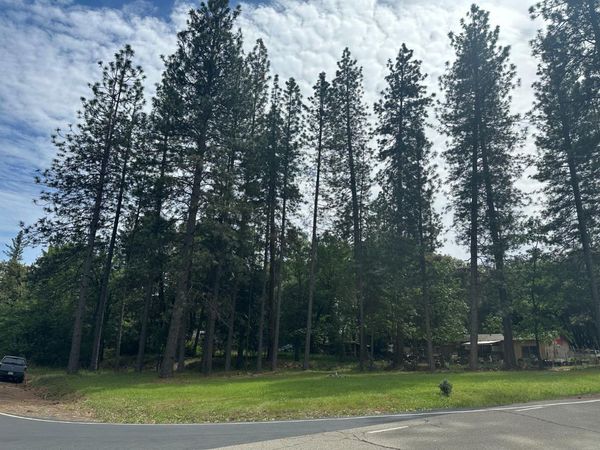 27 Ridge Rd, Mokelumne Hill, CA 95245