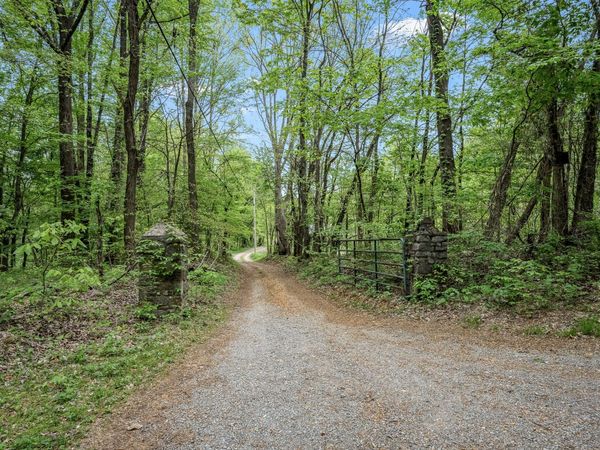 1975 Sugar Tree Knob Rd , Liberty, TN 37095