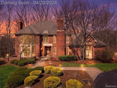 366 Sycamore Court, Bloomfield Hills, MI 48302