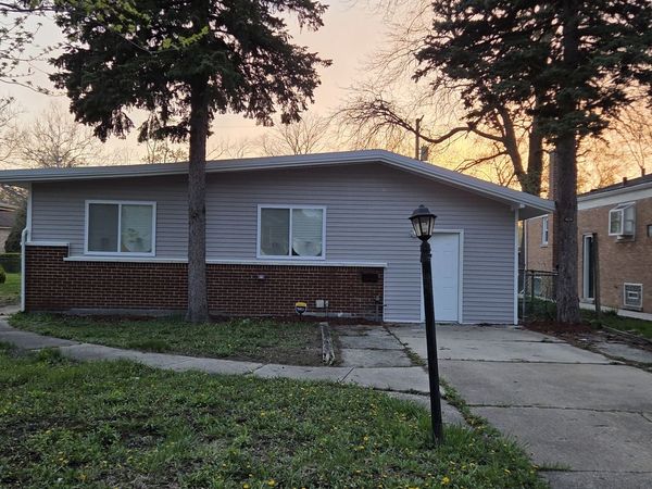 14448 Peoria Street , Harvey, IL 60426