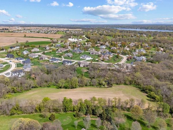 00 195TH Street , Bettendorf, IA 52722