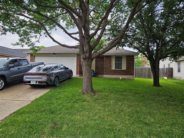 115 Meadowside DR , Hutto, TX 78634