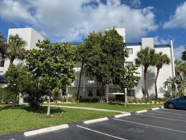 1605 Us-1, Unit B206, Jupiter, FL 33477 Photo