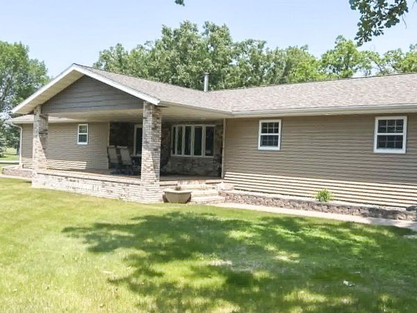 102 Colony Drive S, Karlstad, MN 56732