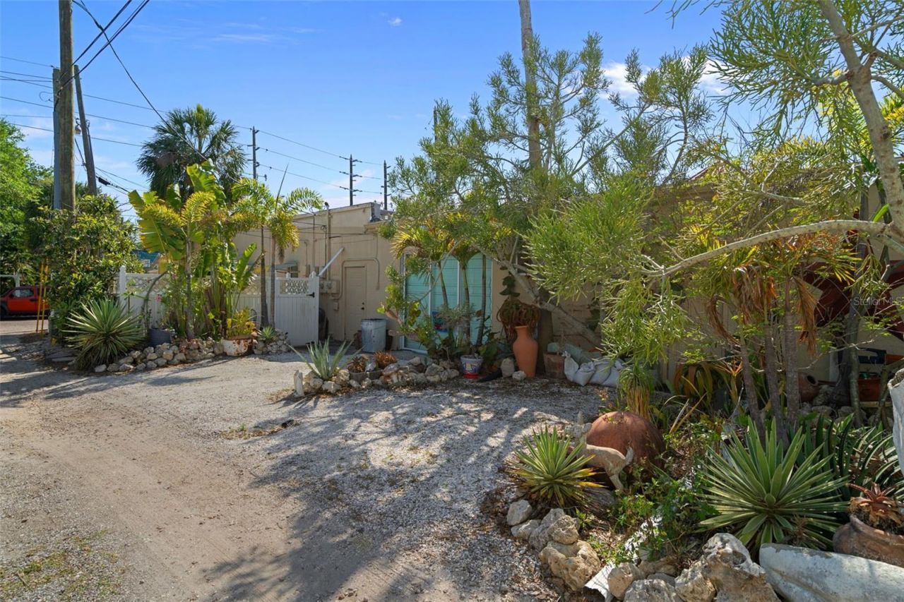 5437 29th Avenue S, Gulfport, FL 33707 Photo