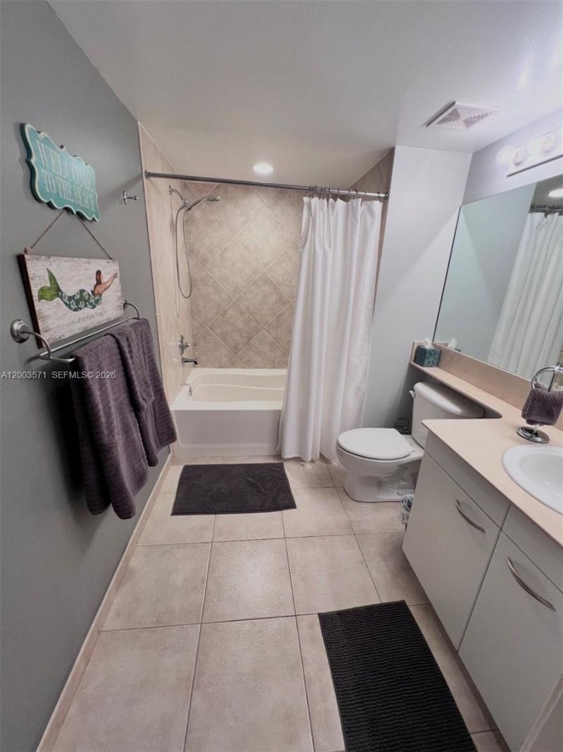 2080 S Ocean Dr , Unit 707, Hallandale Beach, FL 33009 Photo