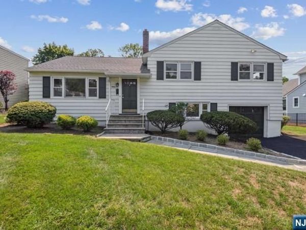 990 Washington Avenue, Ho-Ho-Kus, NJ 07423