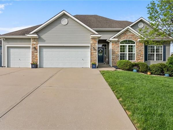 10312 N Hedges Avenue, Kansas City, MO 64157