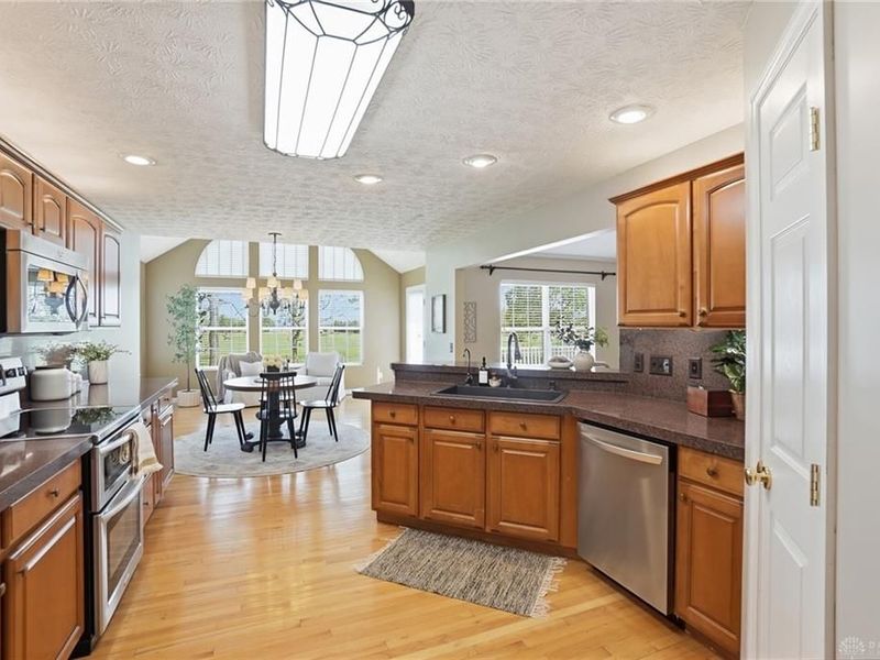 6899 Evergreen Circle, Huber Heights, OH 45424 Photo 16