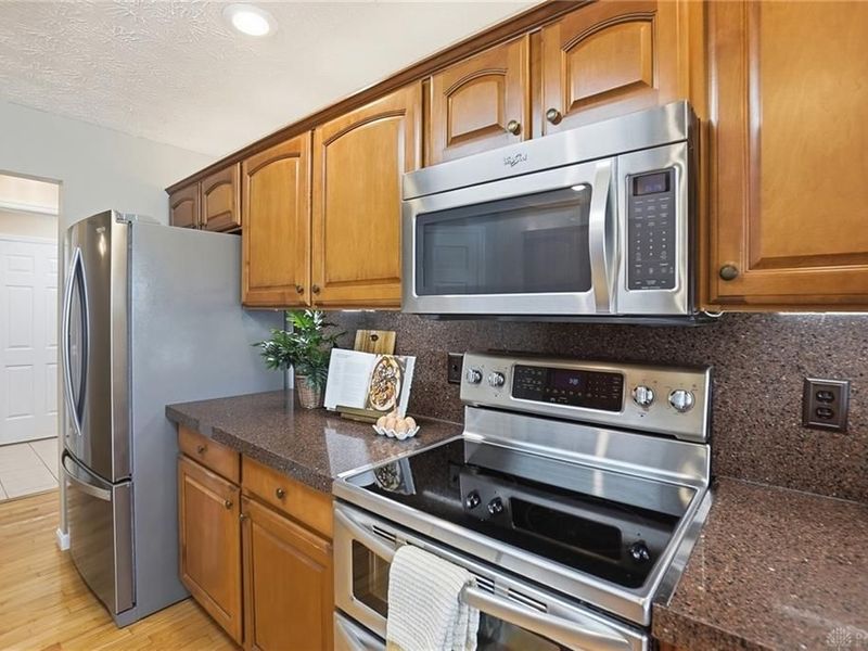 6899 Evergreen Circle, Huber Heights, OH 45424 Photo 17