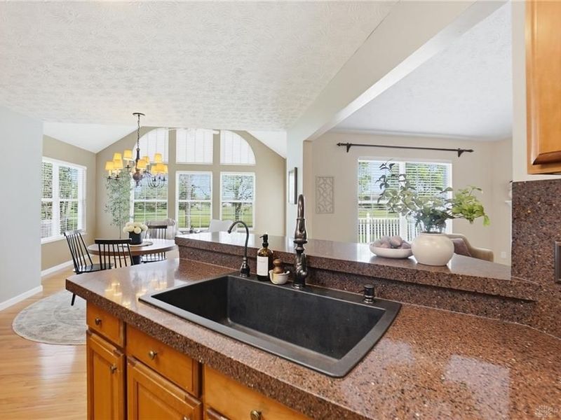 6899 Evergreen Circle, Huber Heights, OH 45424 Photo 18