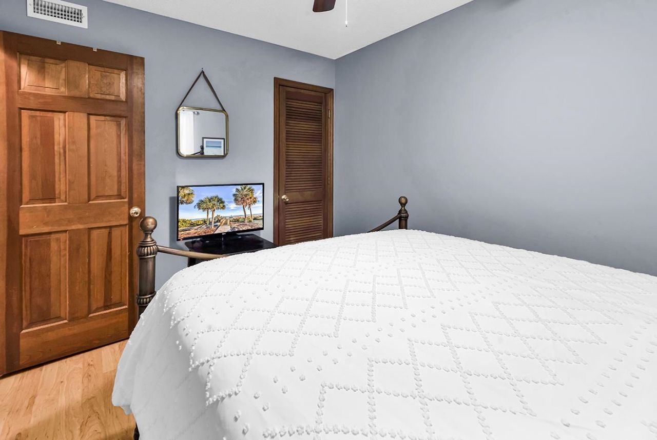 1509 N Waccamaw Dr.  Photo 8