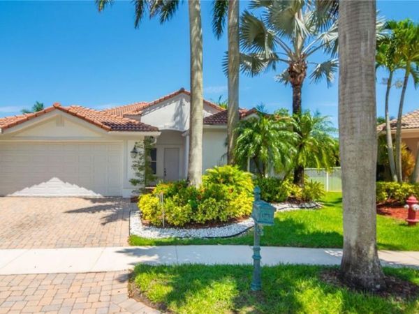 2002 Schooner Lane, Weston, FL 33327