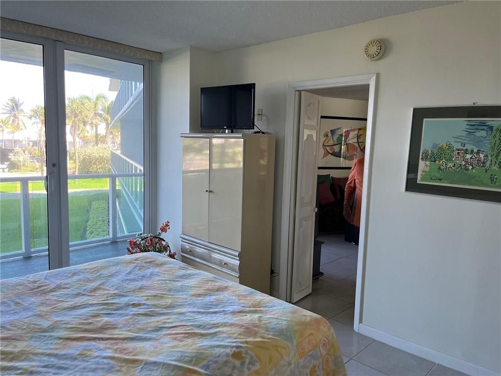 333 NE 21 Avenue, Unit 304, Deerfield Beach, FL 33441 Photo