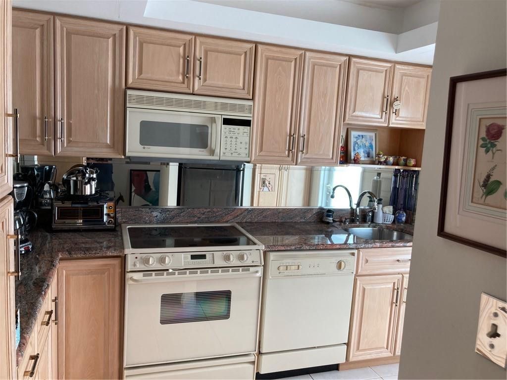333 NE 21 Avenue, Unit 304, Deerfield Beach, FL 33441 Photo