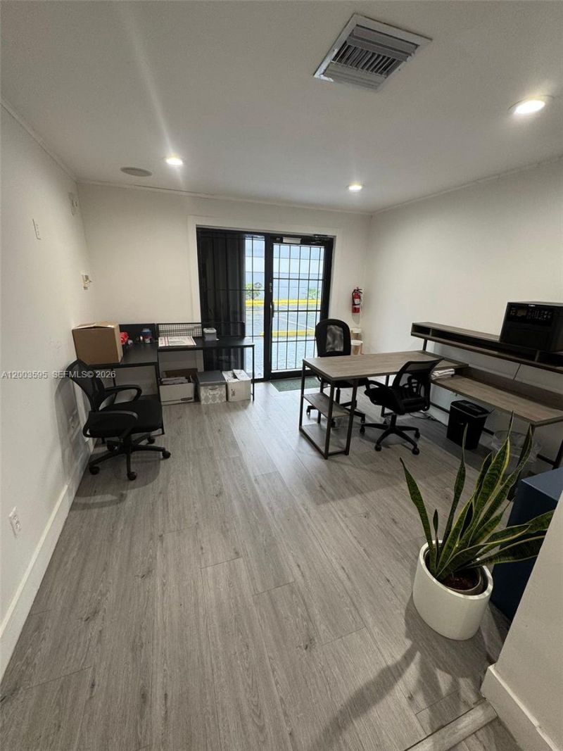 5520 NW 72nd Ave, Unit 5520, Miami, FL 33166 Photo