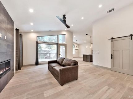871 Glorene Avenue, South Lake Tahoe, CA 96150 Photo