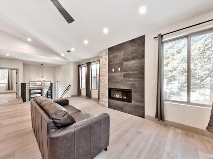 871 Glorene Avenue, South Lake Tahoe, CA 96150 Photo