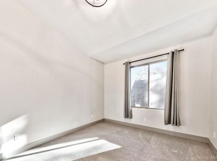 871 Glorene Avenue, South Lake Tahoe, CA 96150 Photo