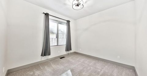 871 Glorene Avenue, South Lake Tahoe, CA 96150 Photo