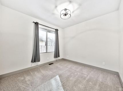 871 Glorene Avenue, South Lake Tahoe, CA 96150 Photo