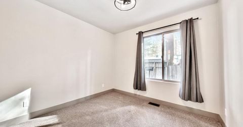 871 Glorene Avenue, South Lake Tahoe, CA 96150 Photo