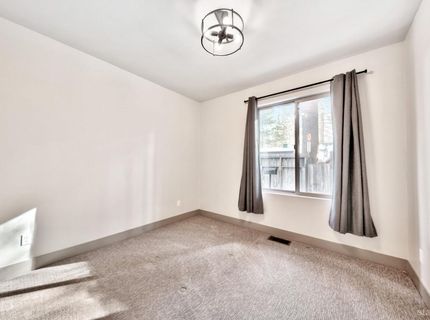 871 Glorene Avenue, South Lake Tahoe, CA 96150 Photo