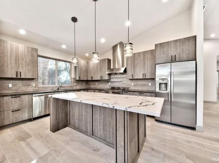 871 Glorene Avenue, South Lake Tahoe, CA 96150 Photo