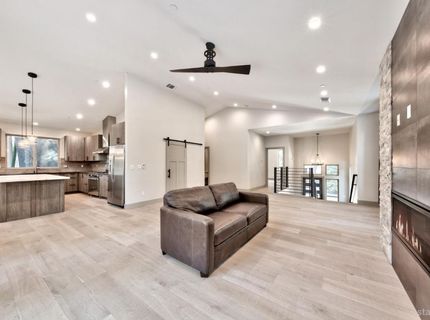 871 Glorene Avenue, South Lake Tahoe, CA 96150 Photo