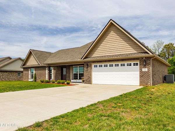 1920 Griffitts Mill Circle, Maryville, TN 37803
