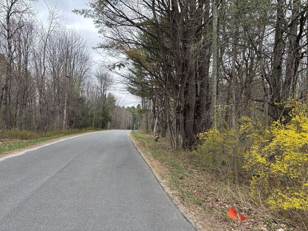 87 South St, Plainfield, MA 01026