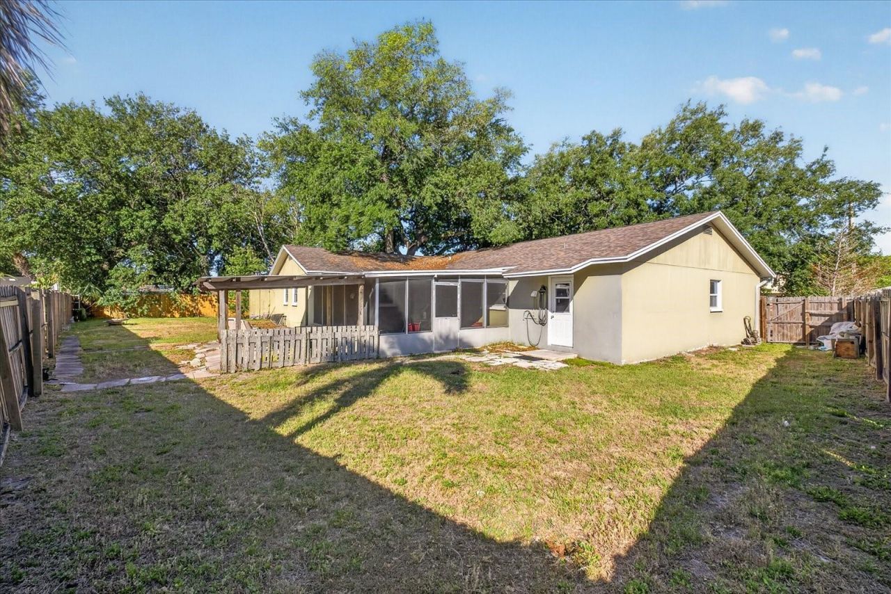 8404 Sandstone Court, Tampa, FL 33615 Photo