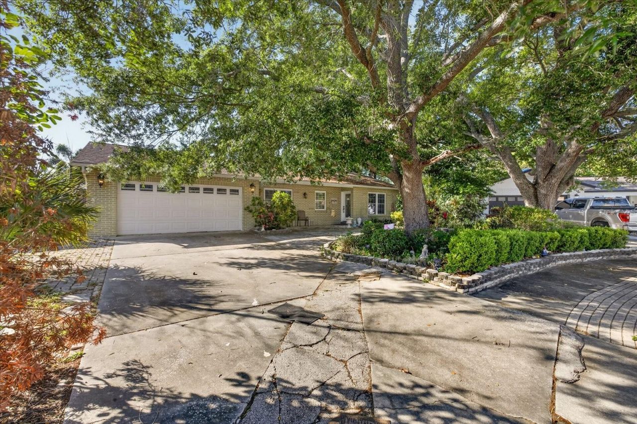 8404 Sandstone Court, Tampa, FL 33615 Photo