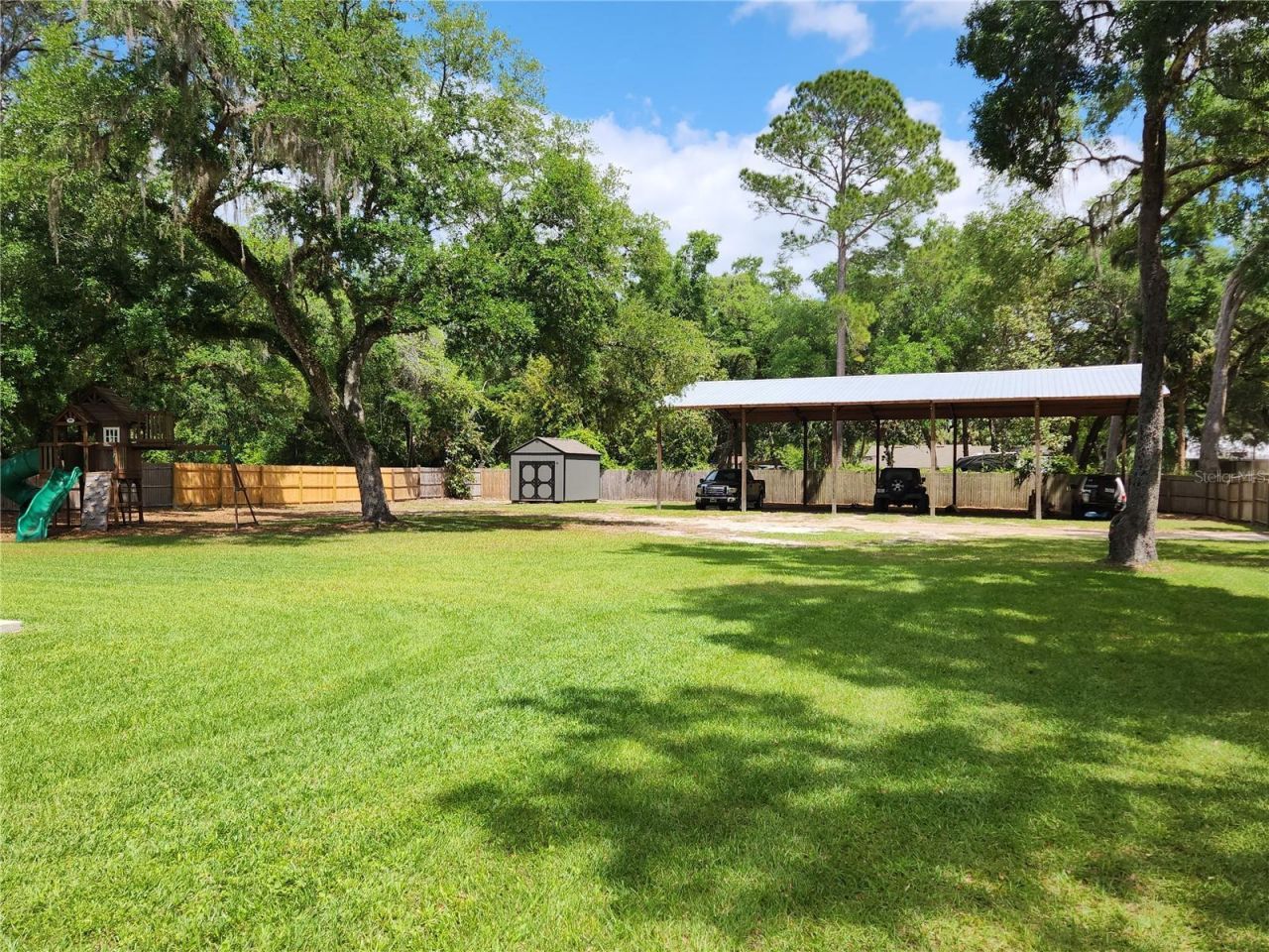 16189 SE 190th Avenue , Weirsdale, FL 32195 Photo