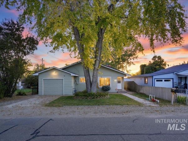 20602 Academy Rd, Greenleaf, ID 83626
