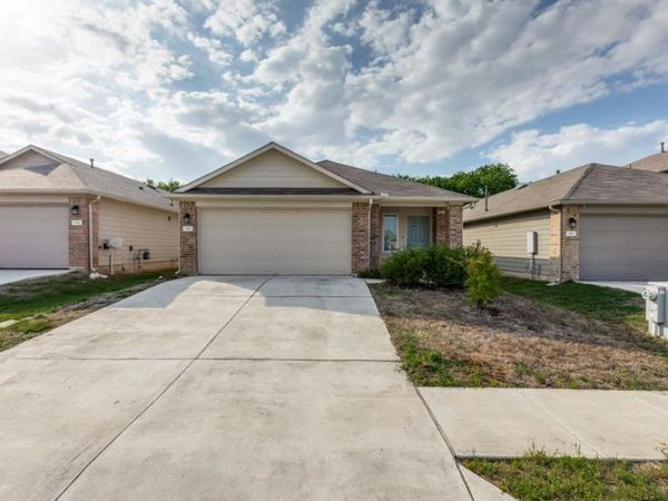 250 Granary DR, Kyle, TX 78640